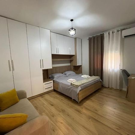 Starlight Downtown Apartment Tirana Kültér fotó